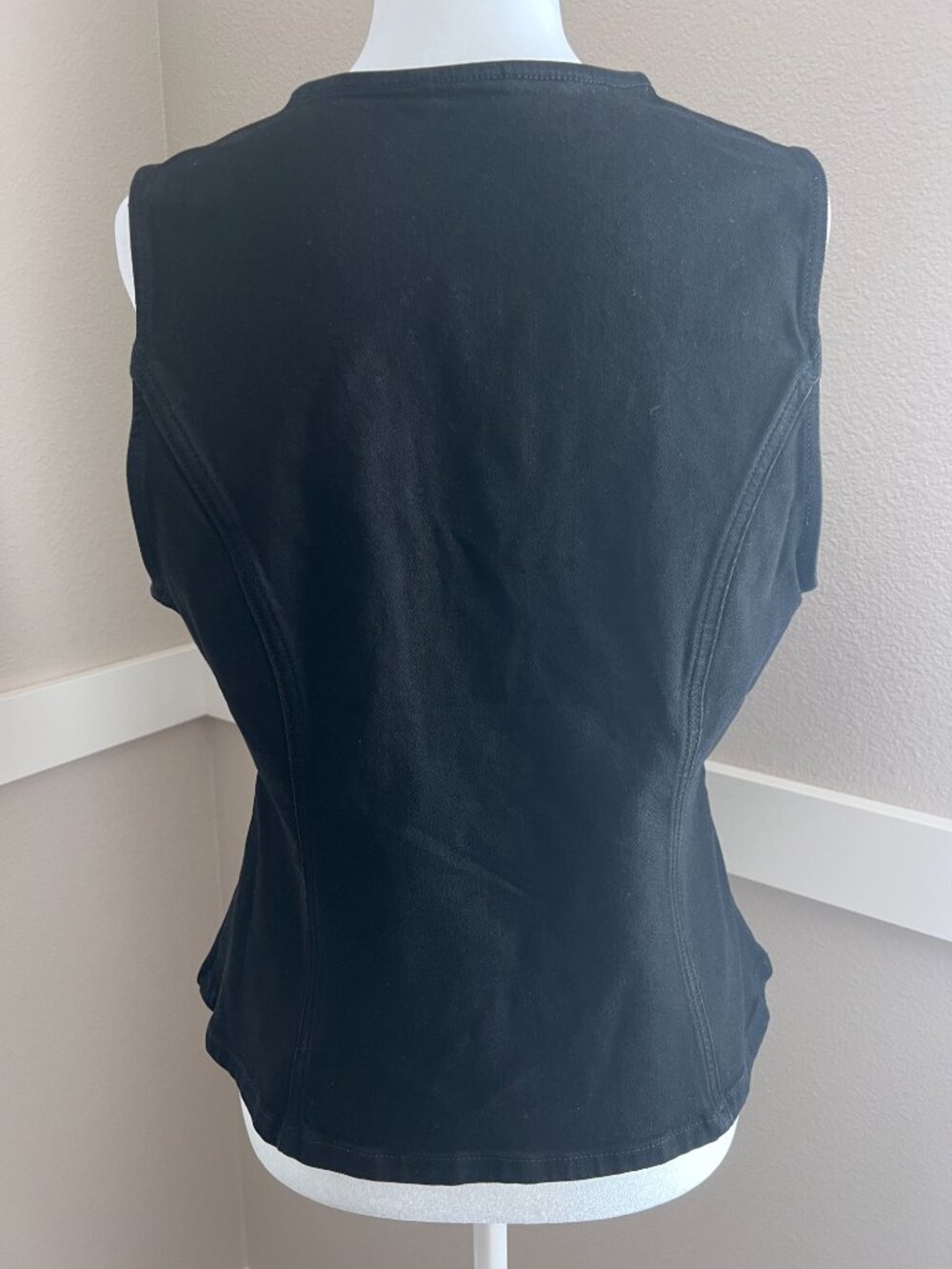 American Eagle Black Fitted Denim Vest - Size Medium - Picture 4 of 8